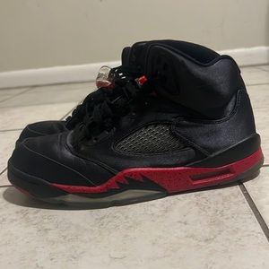 Jordan Retro 5 Satin Bred Size 8.5